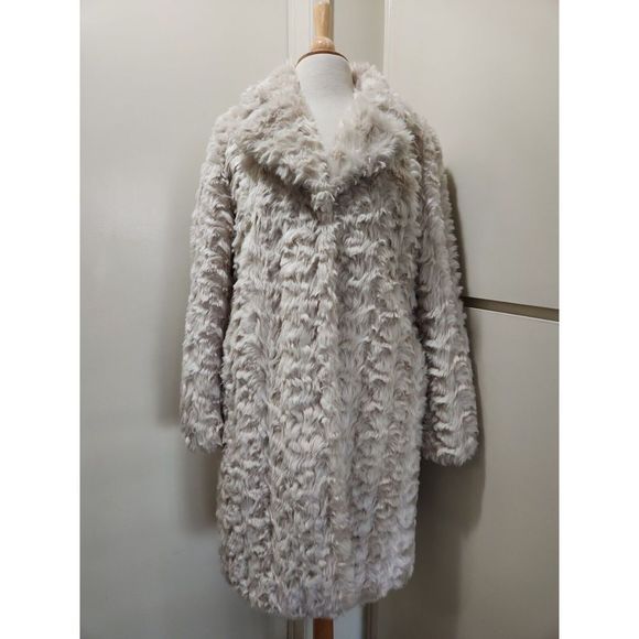 Love Stitch Wmn's Ivory Faux Fur Jacket/Coat, Snap Front, Front Pockets, NWOT, L - Picture 1 of 10